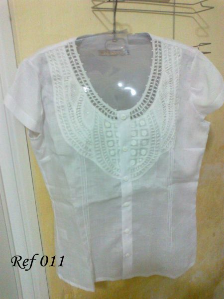 Blusa Cambraia de Lindo com Renacença Manga Curta